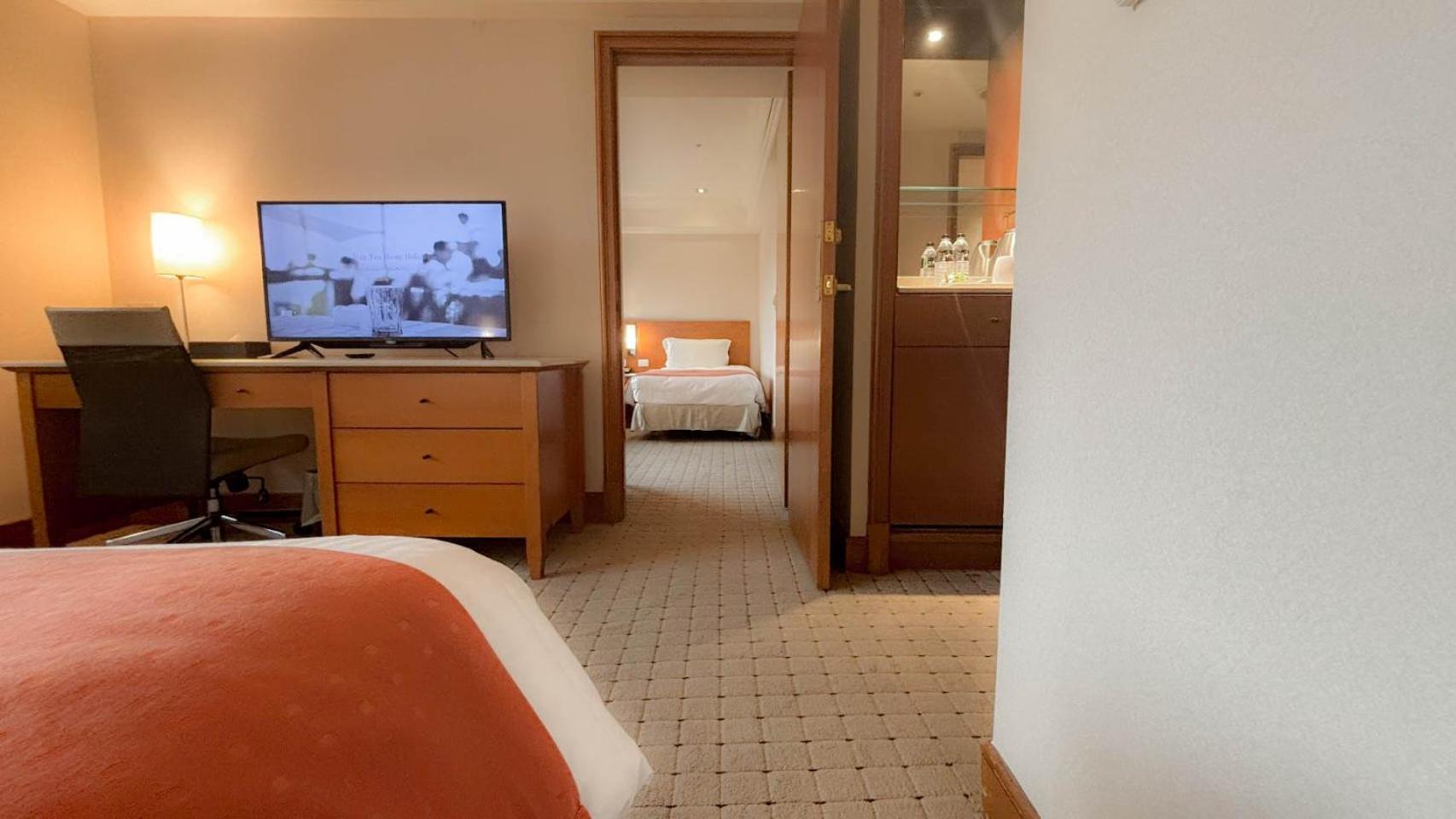 Hione Holiday Hotel Taipei Bagian luar foto