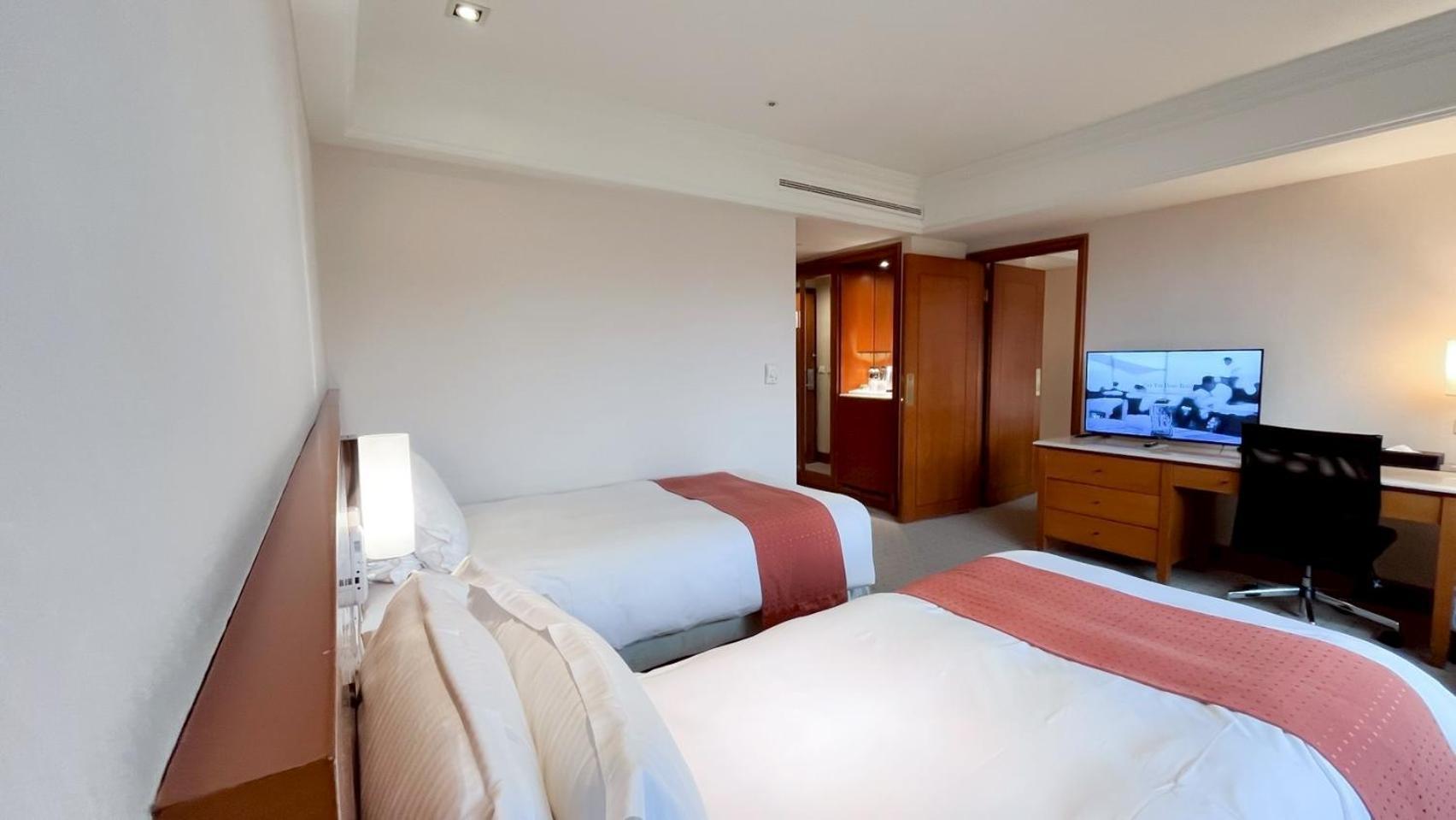Hione Holiday Hotel Taipei Bagian luar foto