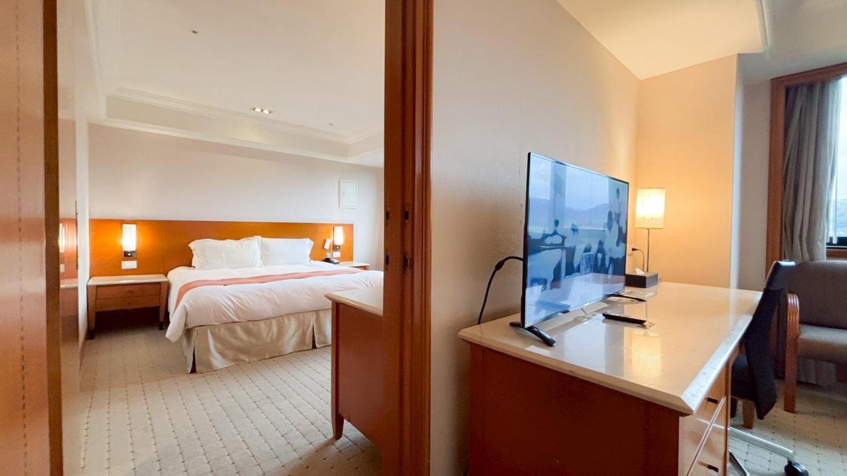 Hione Holiday Hotel Taipei Bagian luar foto