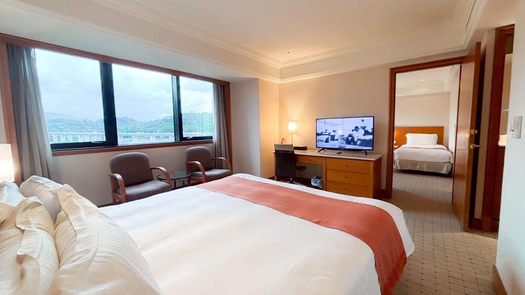 Hione Holiday Hotel Taipei Bagian luar foto